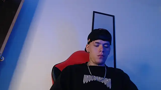 Snapshot of Anhonymus_ chatting on September 10, 2025, 4:23 am Anhonymus online show from September 10, 2025, 4:23 am