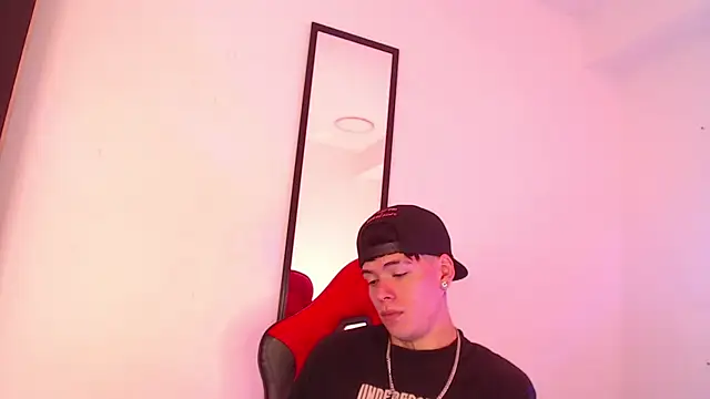 Snapshot of Anhonymus_ chatting on September 12, 2025, 4:01 am Anhonymus online show from September 12, 2025, 4:01 am