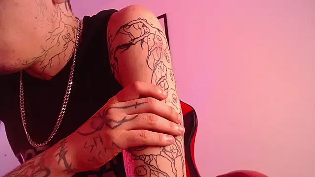 Snapshot of Anhonymus_ chatting on September 30, 2025, 4:06 am Anhonymus online show from September 30, 2025, 4:06 am