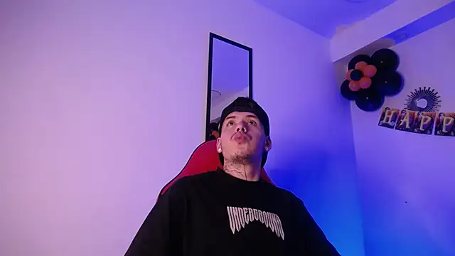 Snapshot of Anhonymus_ chatting on October 11, 2025, 3:39 am Anhonymus online show from October 11, 2025, 3:39 am