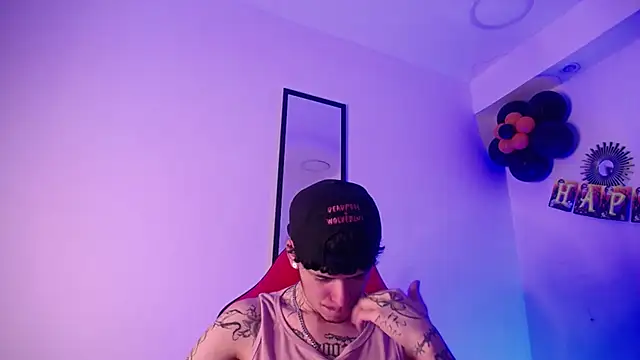 Snapshot of Anhonymus_ chatting on October 17, 2025, 3:53 am Anhonymus online show from October 17, 2025, 3:53 am