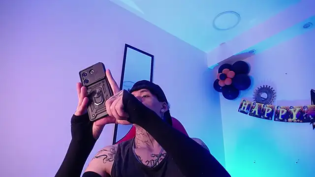 Snapshot of Anhonymus_ chatting on October 19, 2025, 12:00 am Anhonymus online show from October 19, 2025, 12:00 am