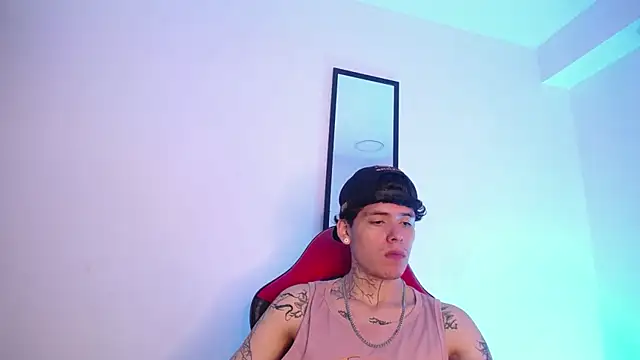 Snapshot of Anhonymus_ chatting on November 6, 2025, 4:02 am Anhonymus online show from November 6, 2025, 4:02 am