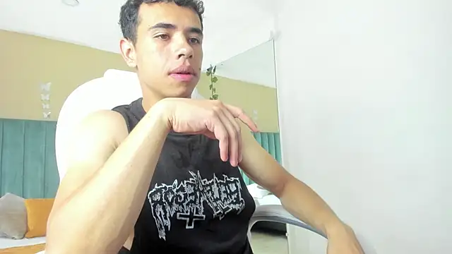 Muscle Scott online show from September 23, 2025, 12:08 pm