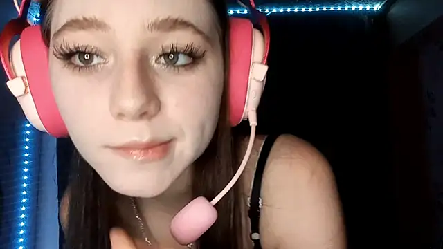 Sophiecuttie online show from October 11, 2025, 5:00 pm