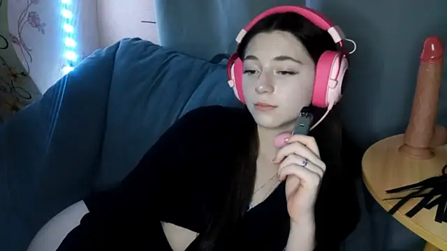 Sophiecuttie online show from October 29, 2025, 3:25 pm