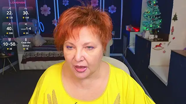 Kira Kenett online show from December 23, 2025, 6:44 am