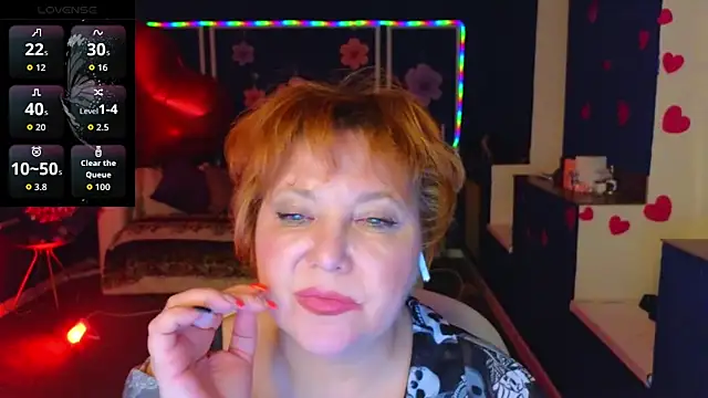 Kira Kenett online show from April 13, 2026, 5:29 pm