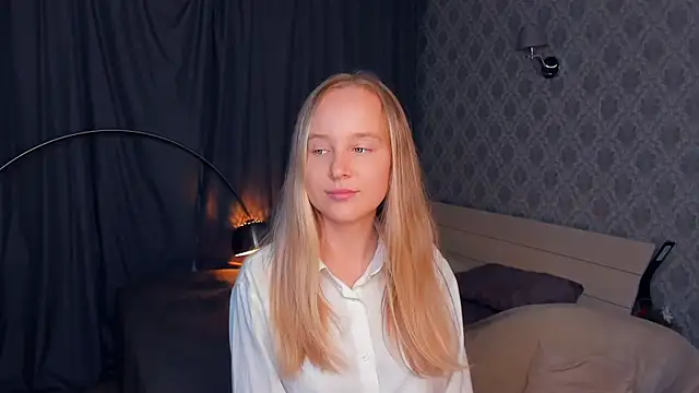 SoonMoor online show from September 20, 2025, 5:47 pm