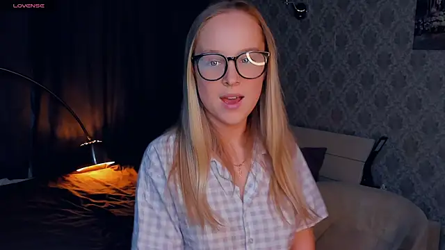 SoonMoor online show from October 10, 2025, 5:34 pm