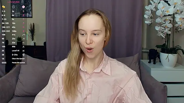 SoonMoor online show from February 15, 2026, 6:59 pm