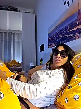 sexy7883 online show from November 7, 2025, 6:46 am