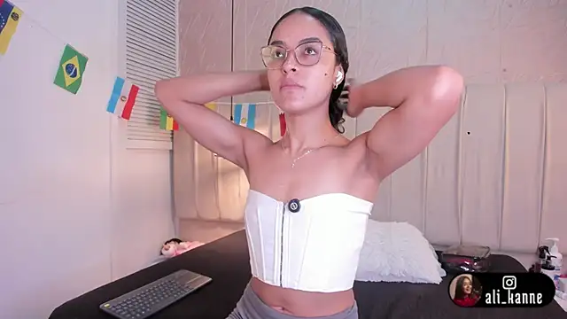 Snapshot of alizza_ chatting on June 20, 2026, 11:46 am alizza online show from June 20, 2026, 11:46 am