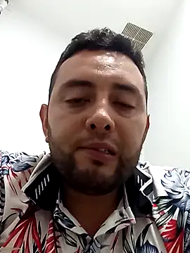 Snapshot of angelitocalientico chatting on October 25, 2025, 11:54 pm angelitocalientico online show from October 25, 2025, 11:54 pm