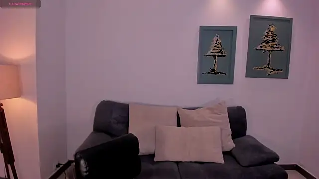 Snapshot of SussyBellX chatting on November 18, 2025, 7:29 pm SussyBellX online show from November 18, 2025, 7:29 pm