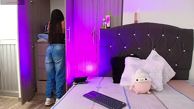 Snapshot of Ruby_Whispers chatting on September 9, 2025, 12:05 pm Ruby Whispers online show from September 9, 2025, 12:05 pm