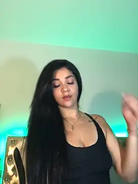 Snapshot of Mariana_Montes chatting on September 23, 2025, 7:06 pm Mariana Montes online show from September 23, 2025, 7:06 pm