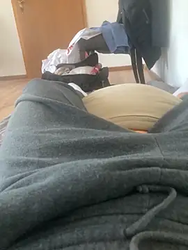 couplebest1 online show from February 25, 2026, 4:16 pm