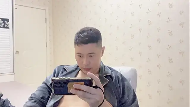 Snapshot of Buryerry-B chatting on November 16, 2025, 11:16 am Buryerry-B online show from November 16, 2025, 11:16 am