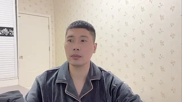 Snapshot of Buryerry-B chatting on November 20, 2025, 8:36 am Buryerry-B online show from November 20, 2025, 8:36 am