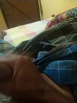 Snapshot of Remo20001 chatting on February 4, 2026, 6:47 pm Remo20001 online show from February 4, 2026, 6:47 pm