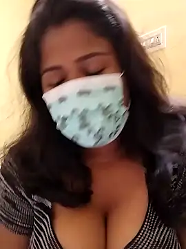 Snapshot of HAANNIAA chatting on September 12, 2025, 6:08 pm HAANNIAA online show from September 12, 2025, 6:08 pm