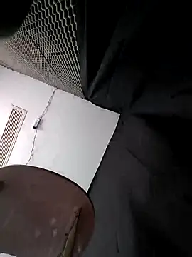 Snapshot of Xxq-20 chatting on October 19, 2025, 8:04 am Xxq-20 online show from October 19, 2025, 8:04 am