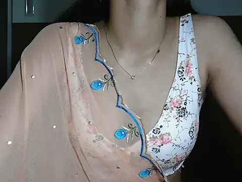 cute seemu online show from September 25, 2025, 3:10 am