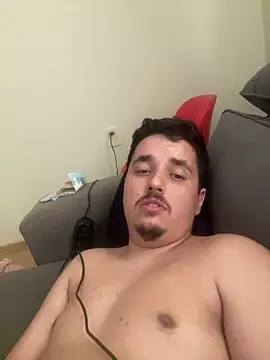 Viniciusbene online show from April 25, 2026, 1:52 pm