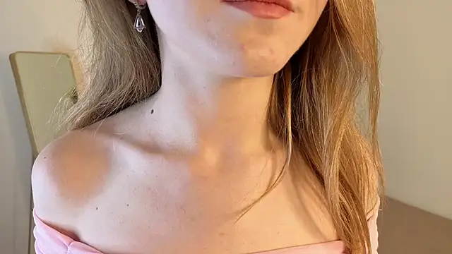 Snapshot of Sue_Sanders chatting on September 24, 2025, 10:40 am Sue Sanders online show from September 24, 2025, 10:40 am