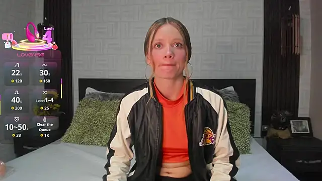 Snapshot of Brianna_Bondd chatting on October 14, 2025, 3:02 pm Brianna Bondd online show from October 14, 2025, 3:02 pm