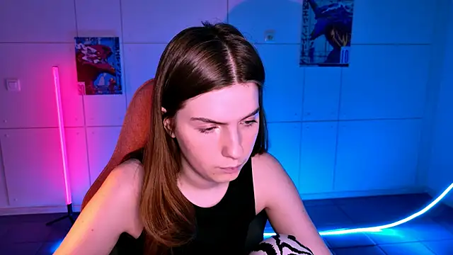 AliceCUNTach online show from November 13, 2025, 5:17 am