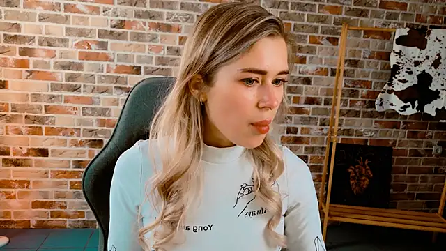 AdelLoyss online show from September 14, 2025, 9:08 am