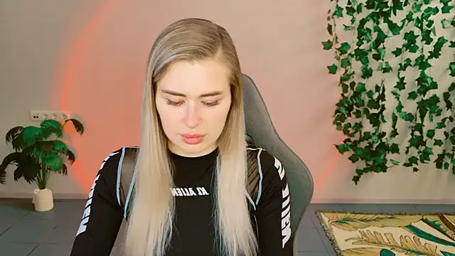 AdelLoyss online show from September 18, 2025, 9:11 am