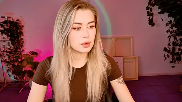 AdelLoyss online show from November 5, 2025, 1:11 pm