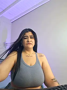 TianaGlow26 online show from November 21, 2025, 7:45 pm