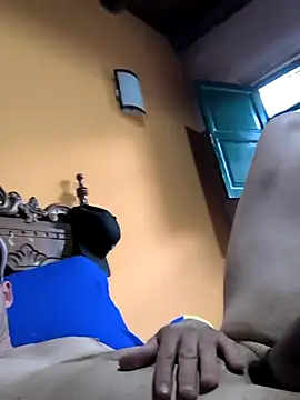 Snapshot of El_Andres_1 chatting on December 18, 2025, 10:16 pm El Andres 1 online show from December 18, 2025, 10:16 pm