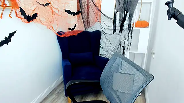 Snapshot of mintydaze chatting on October 15, 2025, 6:19 pm mintydaze online show from October 15, 2025, 6:19 pm