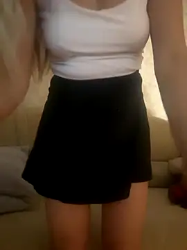 Snapshot of Nikihot__ chatting on October 24, 2025, 10:28 pm Nikihot online show from October 24, 2025, 10:28 pm