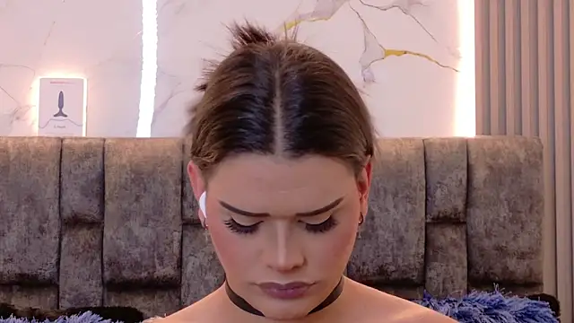 Snapshot of Ava_Cristi chatting on September 27, 2025, 8:03 pm Ava Cristi online show from September 27, 2025, 8:03 pm