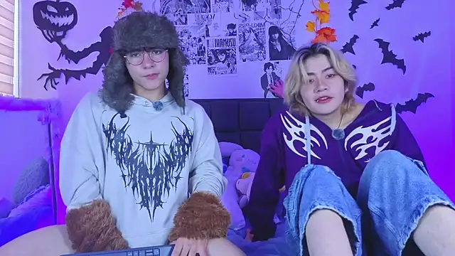 Snapshot of Vamps_Lovers chatting on October 18, 2025, 2:07 pm Vamps Lovers online show from October 18, 2025, 2:07 pm