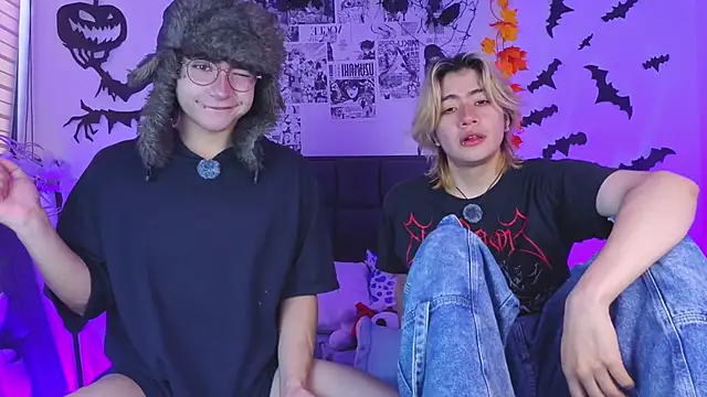 Snapshot of Vamps_Lovers chatting on October 23, 2025, 1:10 pm Vamps Lovers online show from October 23, 2025, 1:10 pm