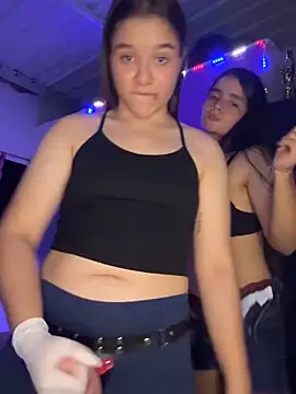 Snapshot of Ashley_and_Zoe chatting on October 16, 2025, 11:06 pm Ashley and Zoe online show from October 16, 2025, 11:06 pm