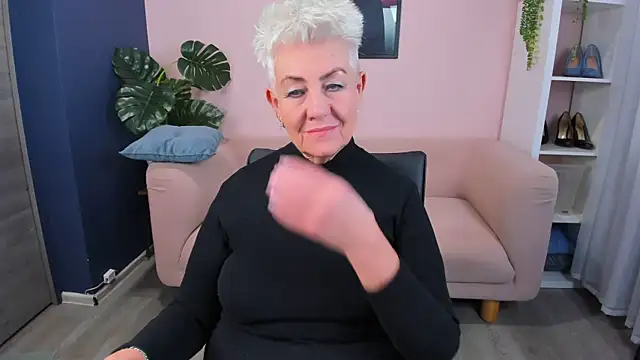 HotandMature online show from October 4, 2025, 9:18 am