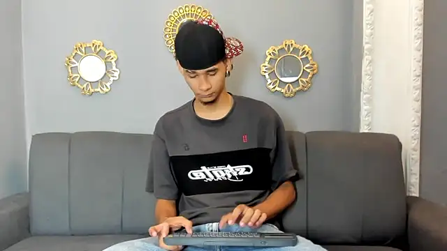 Snapshot of kenix_777 chatting on September 19, 2025, 3:41 am kenix 777 online show from September 19, 2025, 3:41 am