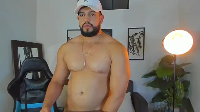 Snapshot of Justin_kingX7 chatting on February 16, 2026, 1:35 am Justin kingX7 online show from February 16, 2026, 1:35 am