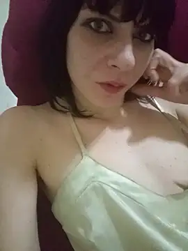 Snapshot of Lea9816 chatting on October 3, 2025, 1:57 am Lea9816 online show from October 3, 2025, 1:57 am