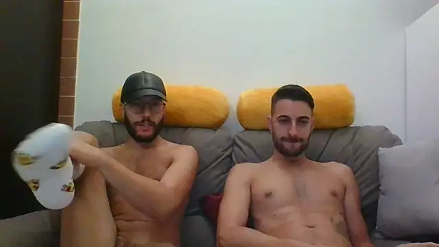 Snapshot of Amicisegreti chatting on October 18, 2025, 4:59 am Amicisegreti online show from October 18, 2025, 4:59 am