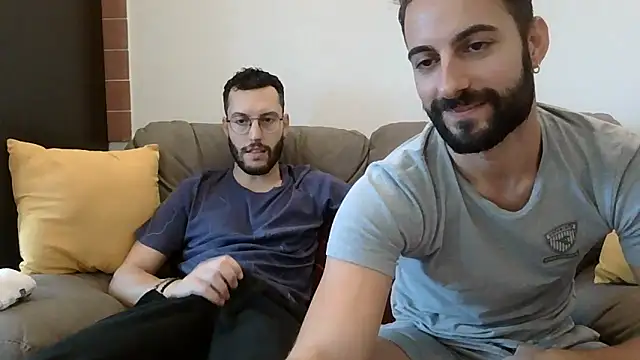 Snapshot of Amicisegreti chatting on November 22, 2025, 1:10 pm Amicisegreti online show from November 22, 2025, 1:10 pm