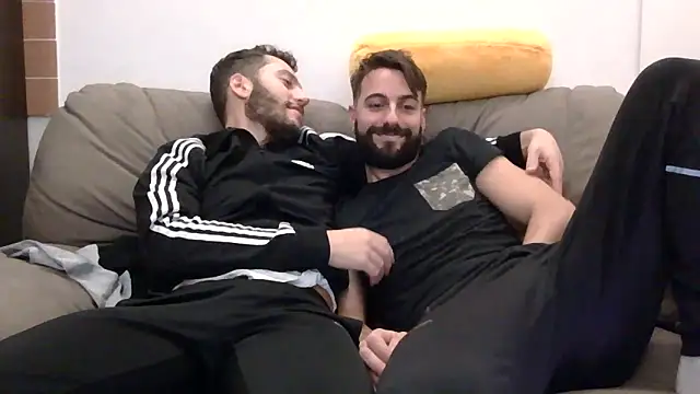 Snapshot of Amicisegreti chatting on November 29, 2025, 9:51 pm Amicisegreti online show from November 29, 2025, 9:51 pm